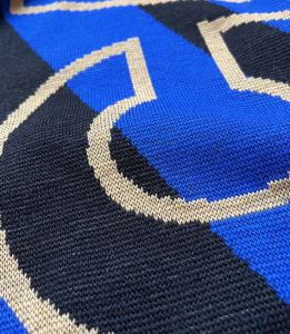 Catenaccio XXL scarf detail 568 x 653